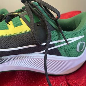 Oregon Ducks Nike Men’s Athletic Shoes - Black, Green, Yellow, White